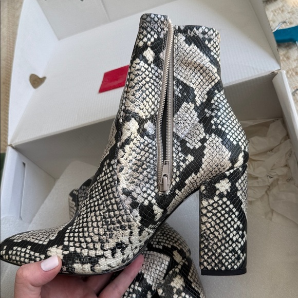 Aldo Aurella Boots - Picture 3 of 5